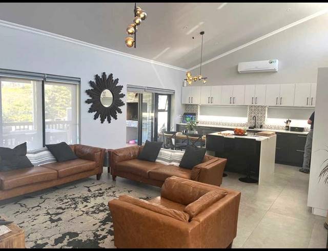 3 BEDROOM HOUSE FOR SALE IN ISLAND VIEW